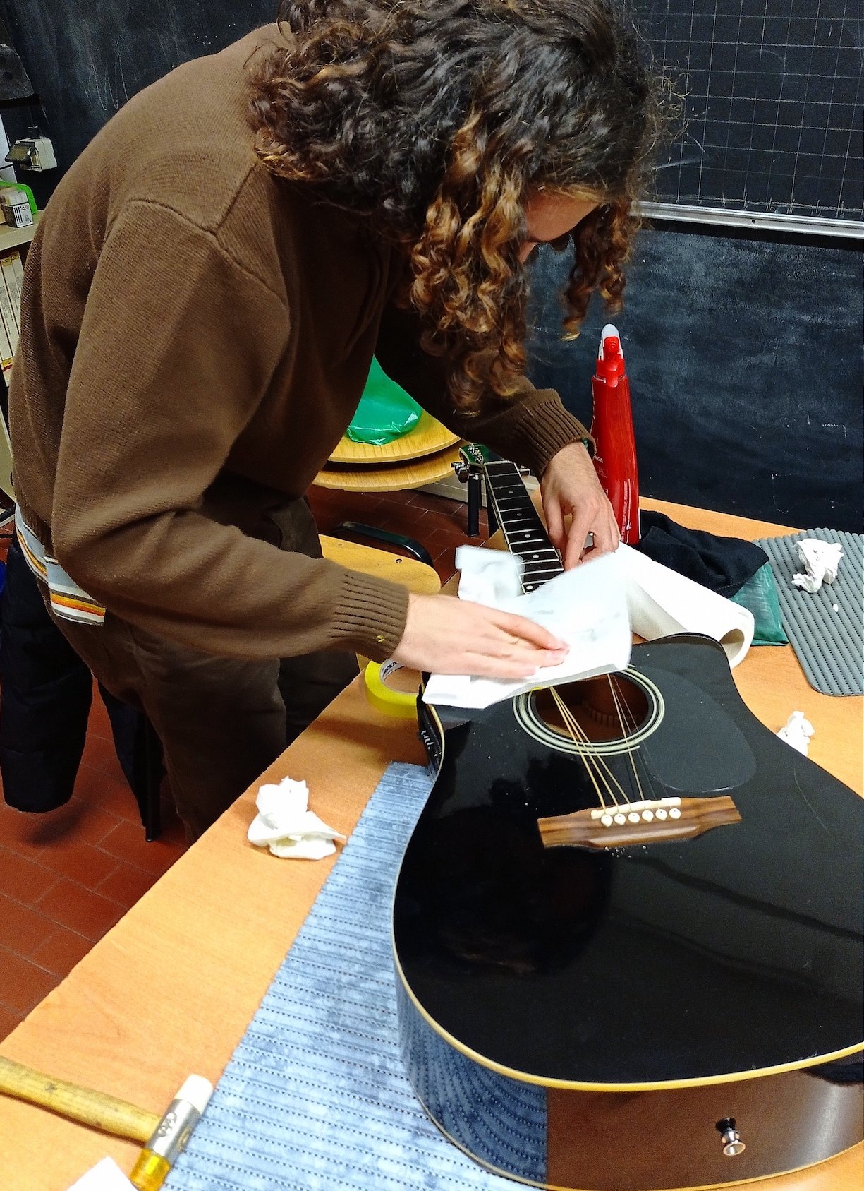 First Aid Guitar Corsi Sulla Manutenzione Della Chitarra